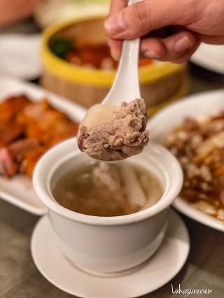 Vịt quay cuốn bánh bía kiểu mới độc lạ mà ngon quá luôn. - ảnh 5 vit quay cuon banh bia kieu moi doc la ma ngon qua luon. - anh 5