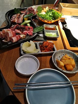 Mình đã đến Urban, buffet 199k nhé 🤔 - ảnh 1 minh da den urban, buffet 199k nhe 🤔 - anh 1
