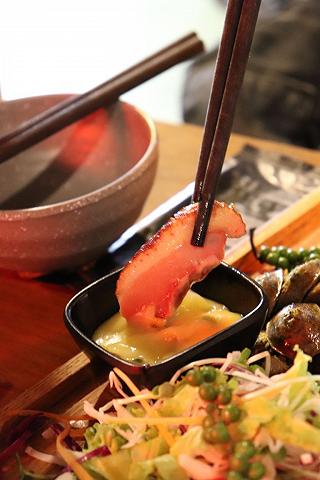 Thớt thịt xông khói yummy yummy - ảnh 2 thot thit xong khoi yummy yummy - anh 2