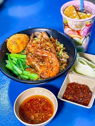 DÒNG NGƯỜI MÊ MẨN MÌ GÀ QUAY SAN SAN Ở PHÚ NHUẬN. - ảnh 6 dong nguoi me man mi ga quay san san o phu nhuan. - anh 6
