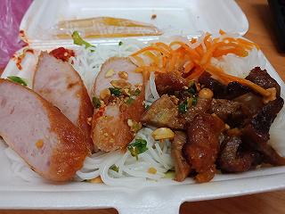 Bún thịt nướng A Tài - ảnh 2 bun thit nuong a tai - anh 2