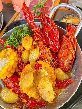 Trời ơi Tin được không MIỄN PHÍ KHAY BÒ DÀI 1 mét cho team nấm lùn 🤣 - ảnh 6 troi oi tin duoc khong mien phi khay bo dai 1 met cho team nam lun 🤣 - anh 6