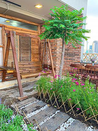 MỘT QUÁN ROOFTOP MỚI TOANH NGAY TẠI QUẬN 4 - ảnh 5 mot quan rooftop moi toanh ngay tai quan 4 - anh 5