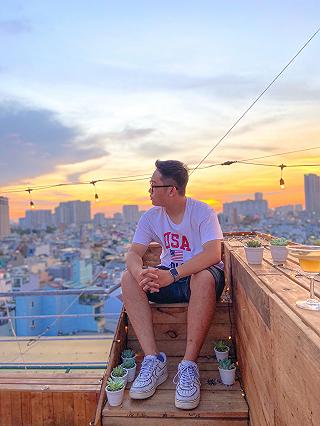 MỘT QUÁN ROOFTOP MỚI TOANH NGAY TẠI QUẬN 4 - ảnh 1 mot quan rooftop moi toanh ngay tai quan 4 - anh 1