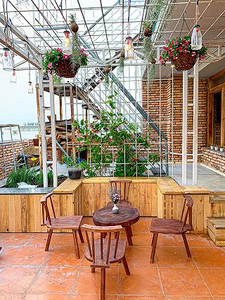 MỘT QUÁN ROOFTOP MỚI TOANH NGAY TẠI QUẬN 4 - ảnh 6 mot quan rooftop moi toanh ngay tai quan 4 - anh 6