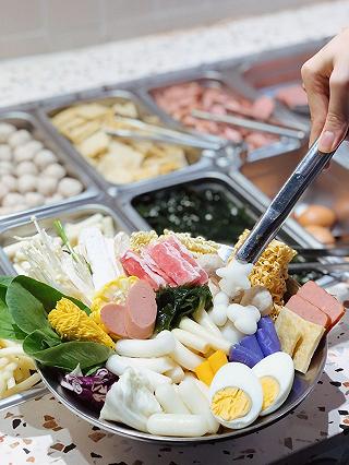 ĐÃI SINH NHẬT SIÊU TIẾT KIỆM BẰNG 1 CHẦU SPICY BOX BAO THƠM BAO NGON :))) - ảnh 3 dai sinh nhat sieu tiet kiem bang 1 chau spicy box bao thom bao ngon :))) - anh 3