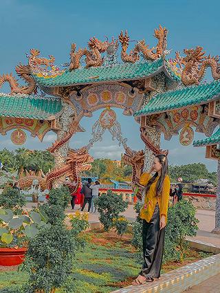 Ngôi Miếu linh thiêng nằm giữa dòng sông - ảnh 4 ngoi mieu linh thieng nam giua dong song - anh 4