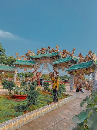 Ngôi Miếu linh thiêng nằm giữa dòng sông - ảnh 5 ngoi mieu linh thieng nam giua dong song - anh 5