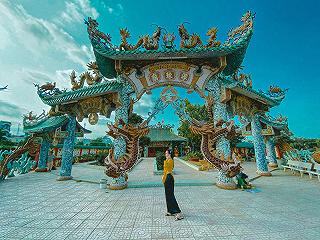 Ngôi Miếu linh thiêng nằm giữa dòng sông - ảnh 3 ngoi mieu linh thieng nam giua dong song - anh 3