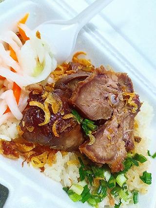 Xôi Bùi Thị Xuân trứ danh 44 năm có ngon hay không? - ảnh 1 xoi bui thi xuan tru danh 44 nam co ngon hay khong? - anh 1
