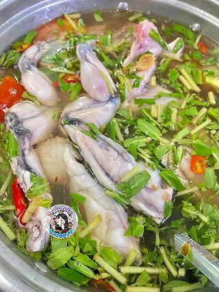 Trời mưa thèm lẩu Ếch cô Tư 🐸 - ảnh 1 troi mua them lau ech co tu 🐸 - anh 1