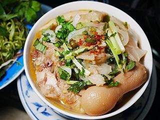 bún bò mua quán mà vị y như nhà tự nấu - ảnh 6 bun bo mua quan ma vi y nhu nha tu nau - anh 6