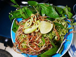 bún bò mua quán mà vị y như nhà tự nấu - ảnh 5 bun bo mua quan ma vi y nhu nha tu nau - anh 5