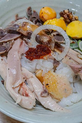 Tấp ăn thử tiệm BÁNH ƯỚT LÒNG GÀ hơi bị rộng hoành tráng ở Đà Lạt - ảnh 2 tap an thu tiem banh uot long ga hoi bi rong hoanh trang o da lat - anh 2