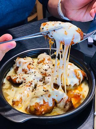 Lên nhẹ kèo món Hàn bên Myeong Dong - món ngon, giá mềm nức tiếng khu phố người Hoa - ảnh 4 len nhe keo mon han ben myeong dong - mon ngon, gia mem nuc tieng khu pho nguoi hoa - anh 4