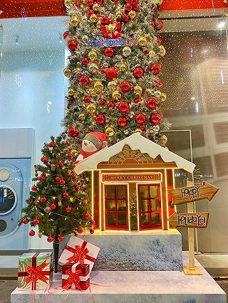 Choáng ngợp với “Đại Lộ Giáng Sinh” đẹp lung linh ở Vạn Hạnh Mall - ảnh 4 choang ngop voi “dai lo giang sinh” dep lung linh o van hanh mall - anh 4