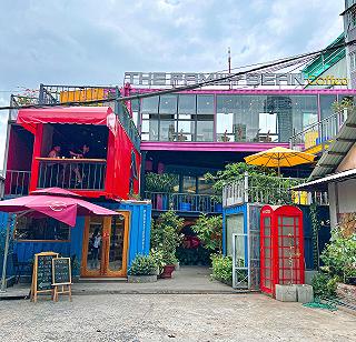 QUÁN CAFE TỪ NHỮNG KHỐI CONTAINER - ảnh 5 quan cafe tu nhung khoi container - anh 5