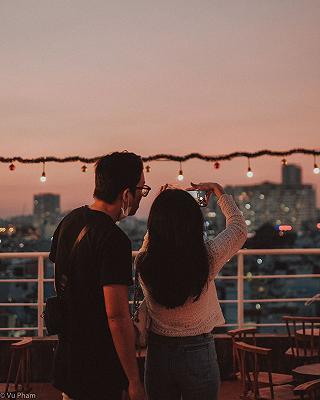 RŨ RÊ CRUSH LÊN CONCEPT BỘ HÌNH GIÁNG SINH ĐÀ LẠT NGAY TẠI THƯƠNG ROOFTOP - ảnh 2 ru re crush len concept bo hinh giang sinh da lat ngay tai thuong rooftop - anh 2