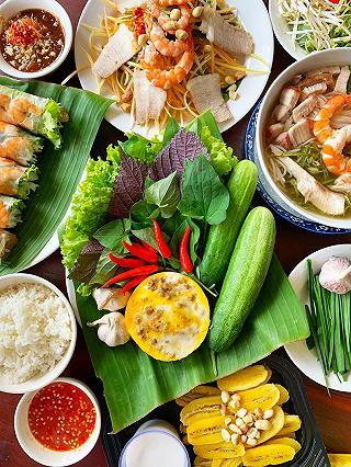 Thèm chảy nước miếng 🤤 với list món ngon do cô chủ người Tiều nấu. - ảnh 1 them chay nuoc mieng 🤤 voi list mon ngon do co chu nguoi tieu nau. - anh 1