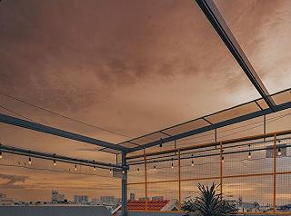 Quán rooftop có view xuất sắc để ngắm máy bay & hoàng hôn. - ảnh 6 quan rooftop co view xuat sac de ngam may bay & hoang hon. - anh 6