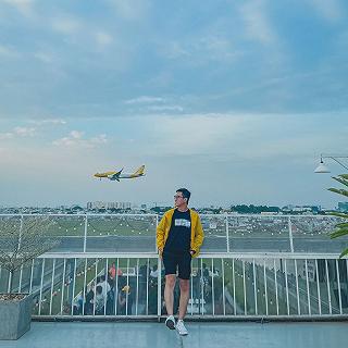 KHU SÂN BAY ĐỒNG CỎ VÀ KHOẢNH KHẮC HOÀNG HÔN SIÊU ĐỈNH TẠI HELI HUB ROOFTOP - ảnh 2 khu san bay dong co va khoanh khac hoang hon sieu dinh tai heli hub rooftop - anh 2