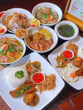 Ăn sáng 2 in 1 tại ẩm thực Quê Nhà, chiều lòng những bạn “ăn gì cũng được” - ảnh 1 an sang 2 in 1 tai am thuc que nha, chieu long nhung ban “an gi cung duoc” - anh 1