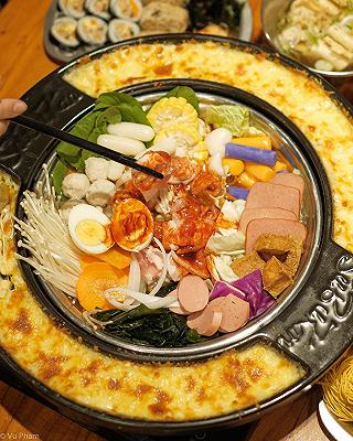 CUỐI NĂM RŨ ĐÁM BẠN ĐI ĂN BUFFET CHƠI GAME XẢ XUI CƠ HỘI GIẢM NỮA GIÁ - ảnh 8 cuoi nam ru dam ban di an buffet choi game xa xui co hoi giam nua gia - anh 8