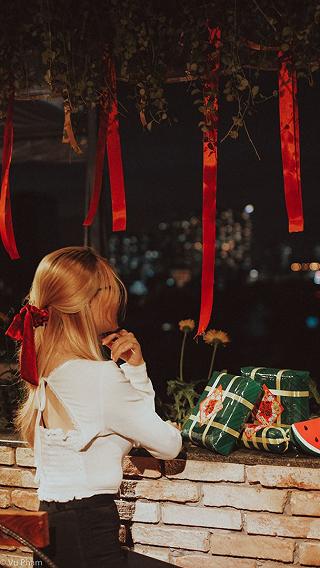 NĂM MỚI ĐÃ TỚI CÙNG "THƯƠNG" LÀM VÀI TẤM ẢNH XUÂN XỊN XÒ - ảnh 5 nam moi da toi cung "thuong" lam vai tam anh xuan xin xo - anh 5