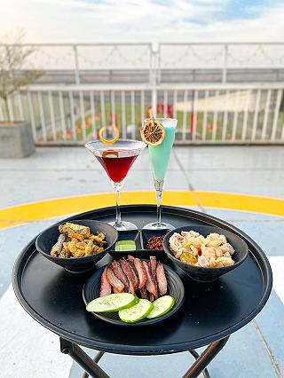 ROOFTOP NGẮM HOÀNG HÔN VÀ MÁY BAY CỰC ĐỈNH - ảnh 5 rooftop ngam hoang hon va may bay cuc dinh - anh 5