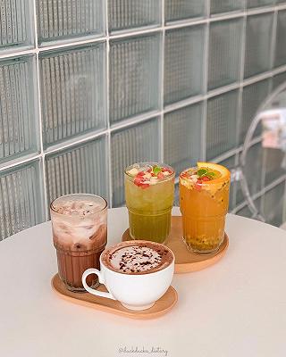 Quán coffee tone trắng giá học sinh - ảnh 3 quan coffee tone trang gia hoc sinh - anh 3