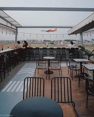 MỘT ROOFTOP VIEW SÂN BAY XỊN XÒ BẠN ĐÃ GHÉ THĂM HAY CHƯA? - ảnh 1 mot rooftop view san bay xin xo ban da ghe tham hay chua? - anh 1