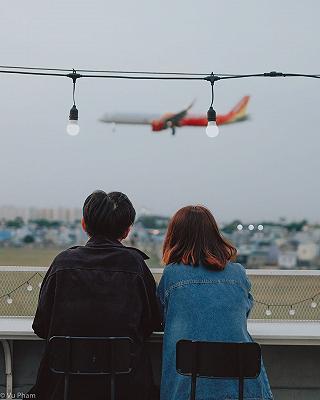 MỘT ROOFTOP VIEW SÂN BAY XỊN XÒ BẠN ĐÃ GHÉ THĂM HAY CHƯA? - ảnh 2 mot rooftop view san bay xin xo ban da ghe tham hay chua? - anh 2