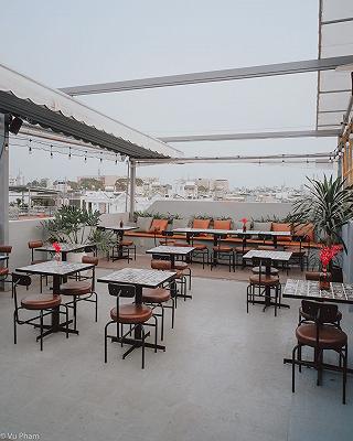 MỘT ROOFTOP VIEW SÂN BAY XỊN XÒ BẠN ĐÃ GHÉ THĂM HAY CHƯA? - ảnh 5 mot rooftop view san bay xin xo ban da ghe tham hay chua? - anh 5