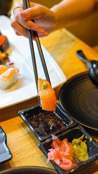 BUFFET SUSHI ĂN THẢ GA VỚI 7749 LOẠI ĐẢM BẢO ĂN ĐÃ CÁI NƯ - ảnh 6 buffet sushi an tha ga voi 7749 loai dam bao an da cai nu - anh 6