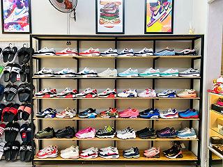 DÂN CHƠI SNEAKER MÀ HÔNG BIẾT CHỖ NÀY LÀ THIẾU SÓT LẮM NHA 😂 - ảnh 3 dan choi sneaker ma hong biet cho nay la thieu sot lam nha 😂 - anh 3