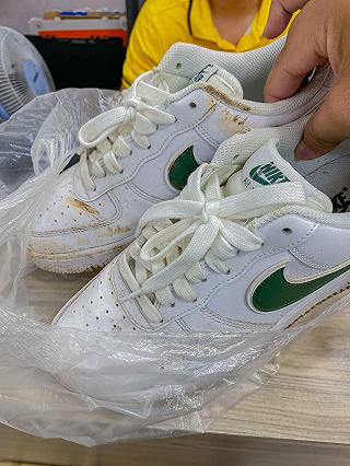 DÂN CHƠI SNEAKER MÀ HÔNG BIẾT CHỖ NÀY LÀ THIẾU SÓT LẮM NHA 😂 - ảnh 5 dan choi sneaker ma hong biet cho nay la thieu sot lam nha 😂 - anh 5