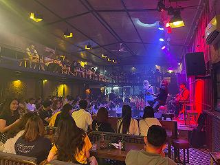 Quán bar nhạc sống tuyệt đẹp tại Thủ Đức - ảnh 1 quan bar nhac song tuyet dep tai thu duc - anh 1