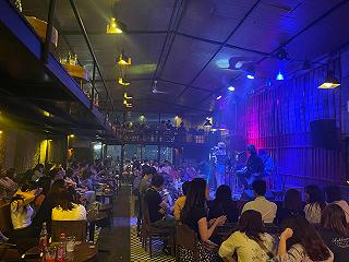 Quán bar nhạc sống tuyệt đẹp tại Thủ Đức - ảnh 5 quan bar nhac song tuyet dep tai thu duc - anh 5