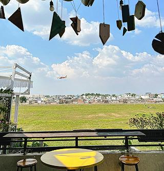 CÙNG GẤU ĐI CAFE ĐÓN MÁY BAY HẠ CÁNH DỊP VALENTINE NÀY 🛬 - ảnh 4 cung gau di cafe don may bay ha canh dip valentine nay 🛬 - anh 4