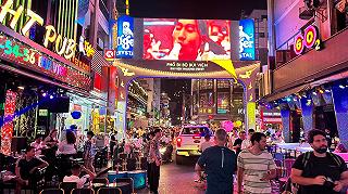 Phố đi bộ Bùi Viện khu vui chơi về đêm khi đến Sài Gòn - Thành phố Hồ Chí Minh - ảnh 1 pho di bo bui vien khu vui choi ve dem khi den sai gon - thanh pho ho chi minh - anh 1