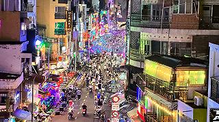 Phố đi bộ Bùi Viện khu vui chơi về đêm khi đến Sài Gòn - Thành phố Hồ Chí Minh - ảnh 2 pho di bo bui vien khu vui choi ve dem khi den sai gon - thanh pho ho chi minh - anh 2