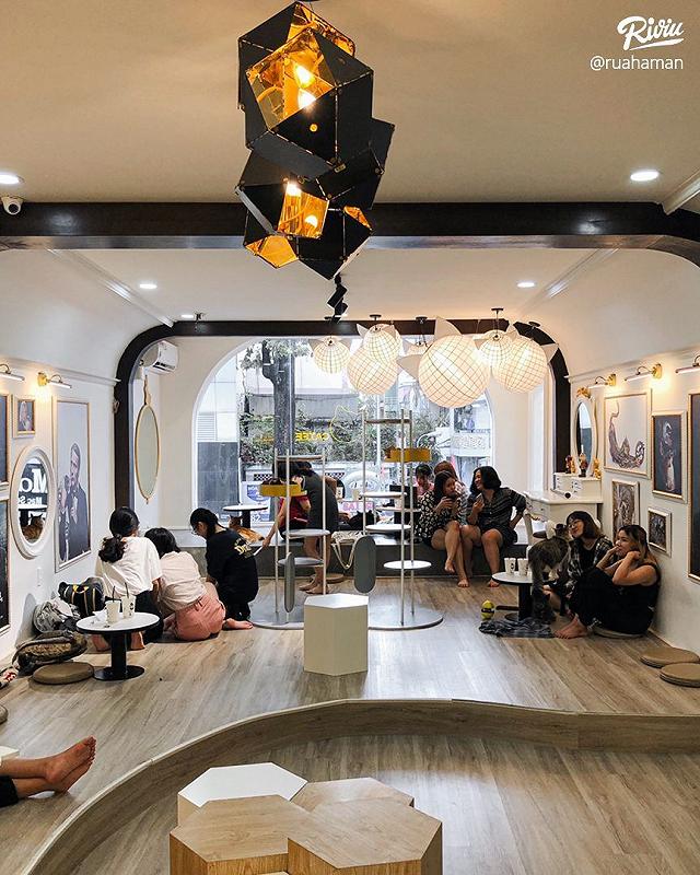 Ngồi hoài không chán với 7 quán cà phê cún cưng đáng yêu hết nấc tại Sài Gòn - ảnh 30 ngoi hoai khong chan voi 7 quan ca phe cun cung dang yeu het nac tai sai gon - anh 30