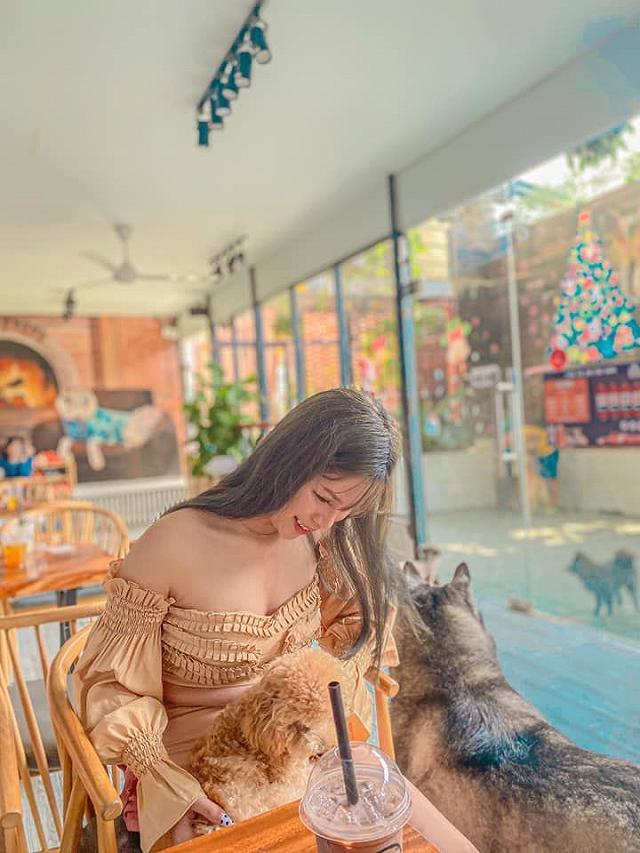 Ngồi hoài không chán với 7 quán cà phê cún cưng đáng yêu hết nấc tại Sài Gòn - ảnh 19 ngoi hoai khong chan voi 7 quan ca phe cun cung dang yeu het nac tai sai gon - anh 19