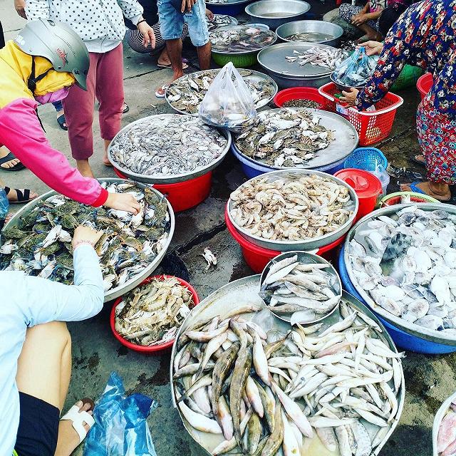 Chợ Bến Đình - khu chợ hải sản tươi ngon giá rẻ ở Vũng Tàu chỉ dân 'nằm vùng' mới biết - ảnh 2 cho ben dinh - khu cho hai san tuoi ngon gia re o vung tau chi dan "nam vung" moi biet - anh 2