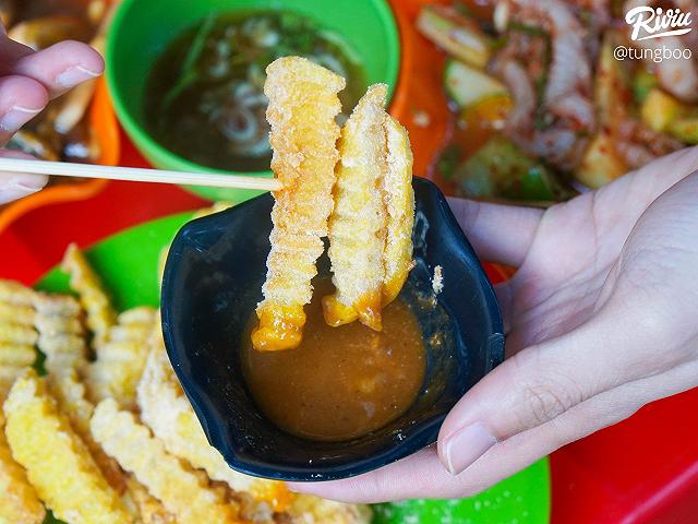 Rôm rả quán ốc vỉa hè đông nghịt khách của teen Hà Đông - ảnh 22 rom ra quan oc via he dong nghit khach cua teen ha dong - anh 22