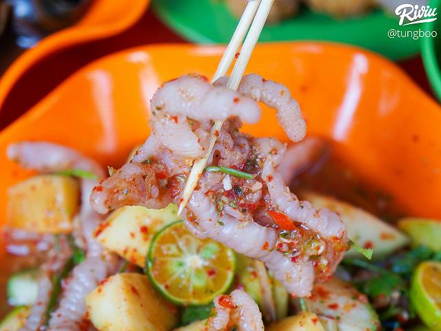 Rôm rả quán ốc vỉa hè đông nghịt khách của teen Hà Đông - ảnh 20 rom ra quan oc via he dong nghit khach cua teen ha dong - anh 20