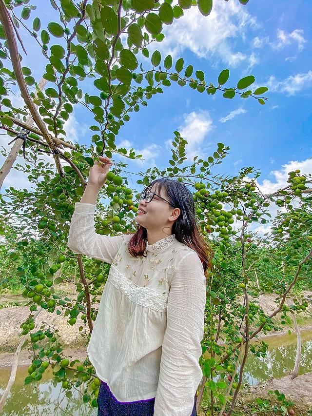 Cầm theo bịch muối ngon đi 'vườn táo toàn size khủng' tự tay hái ăn no mệt nghỉ chỉ 50k/người - ảnh 1 cam theo bich muoi ngon di "vuon tao toan size khung" tu tay hai an no met nghi chi 50k/nguoi - anh 1