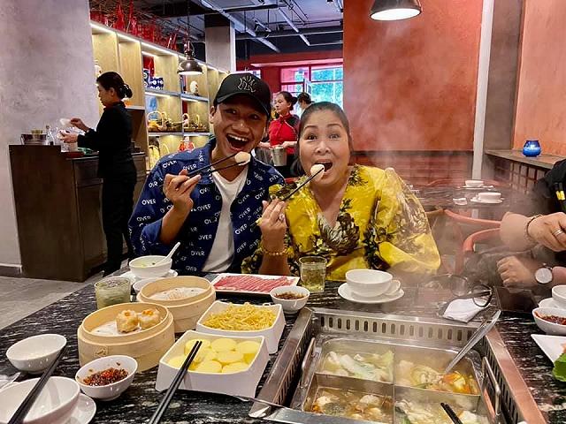 Tấp liền quán lẩu của Ninh Dương Lan Ngọc mới khai trương: nhiều góc sống ảo xịn đét được sao Việt check-in ầm ầm - ảnh 6 tap lien quan lau cua ninh duong lan ngoc moi khai truong: nhieu goc song ao xin det duoc sao viet check-in am am - anh 6