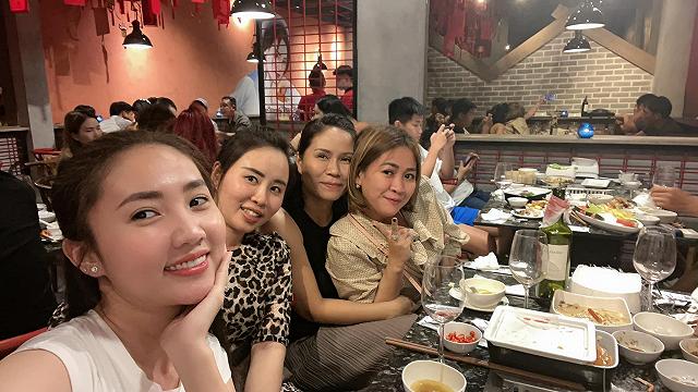 Tấp liền quán lẩu của Ninh Dương Lan Ngọc mới khai trương: nhiều góc sống ảo xịn đét được sao Việt check-in ầm ầm - ảnh 13 tap lien quan lau cua ninh duong lan ngoc moi khai truong: nhieu goc song ao xin det duoc sao viet check-in am am - anh 13