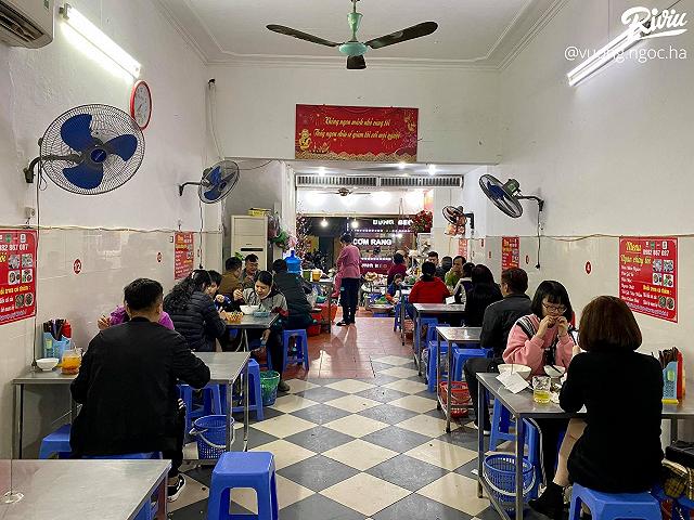 GHÉ NGAY QUÁN BÚN MIẾN NGAN 20 NĂM TUỔI ĐỜI SIÊU ĐÔNG KHÁCH Ở LĨNH NAM - ảnh 32 ghe ngay quan bun mien ngan 20 nam tuoi doi sieu dong khach o linh nam - anh 32